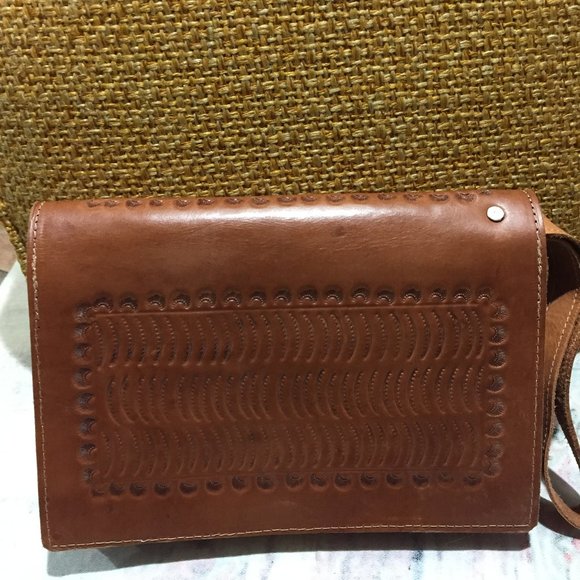 VINTAGE SADDLE LEATHER CLUTCH PURSES - Picture 3 of 11